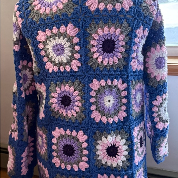 New women's crochet handmade xl granny square longer cardigan with buttons - Picture 4 of 13